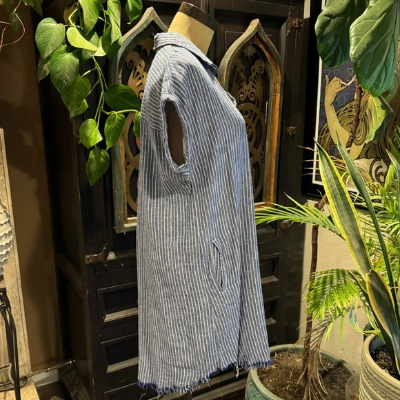 Altar’d state linen blend frayed edge shirt mini dress. Pockets & denim stripe - Picture 5 of 14